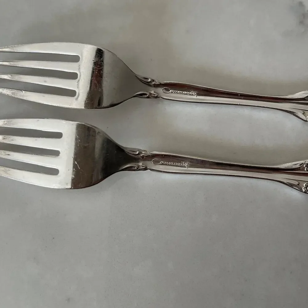 ONEIDA Community Fork Brahms (Silverplate 1980) Dinner Forks 7-1/2 in, set of 2